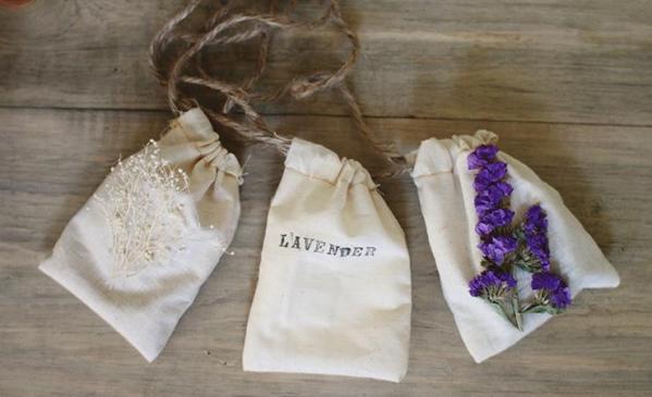 Perfume your home: the natural way