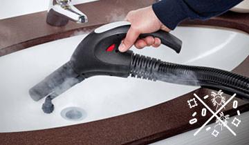 Cleaning bathroom sink with steam concentrator accessory - POLTI FAV50
