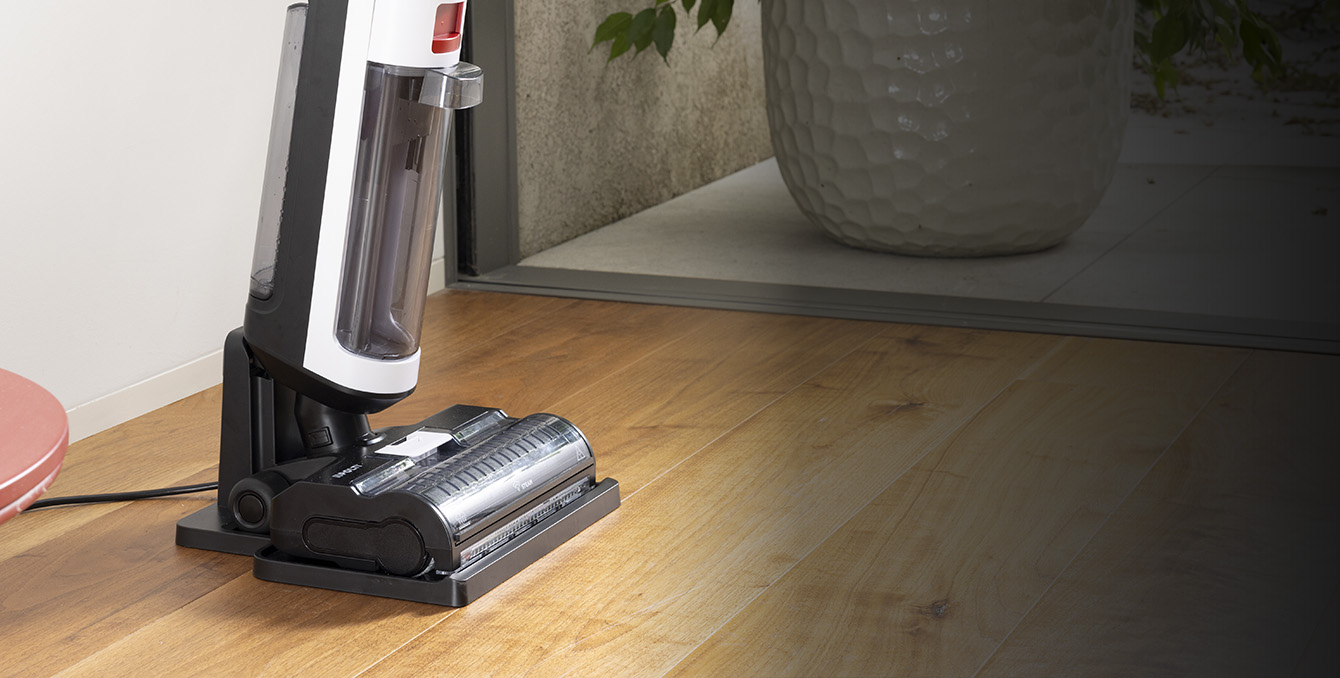 Selfcleaning on the heating base